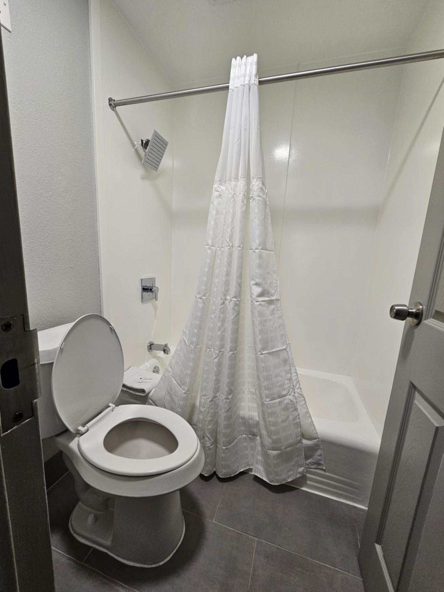 Baymont Inn & Suites Ковингтън Стая снимка